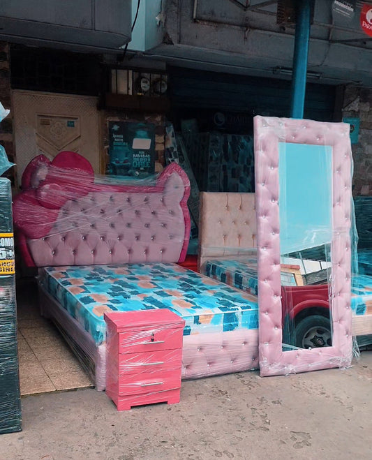 Hello Kitty Elegance 3-Piece Bedroom Set